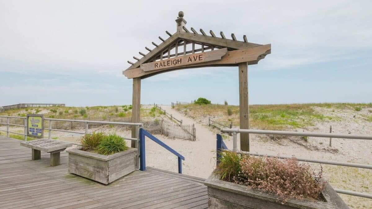 Escape To Raleigh Ave 3 Steps From The Beach Атлантик Сити Экстерьер фото