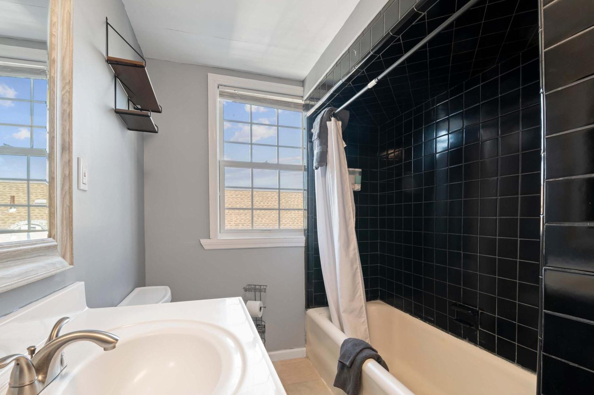 Escape To Raleigh Ave 3 Steps From The Beach Атлантик Сити Экстерьер фото