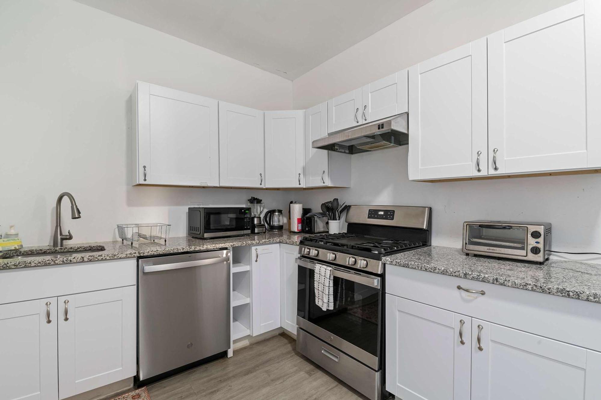 Escape To Raleigh Ave 3 Steps From The Beach Атлантик Сити Экстерьер фото